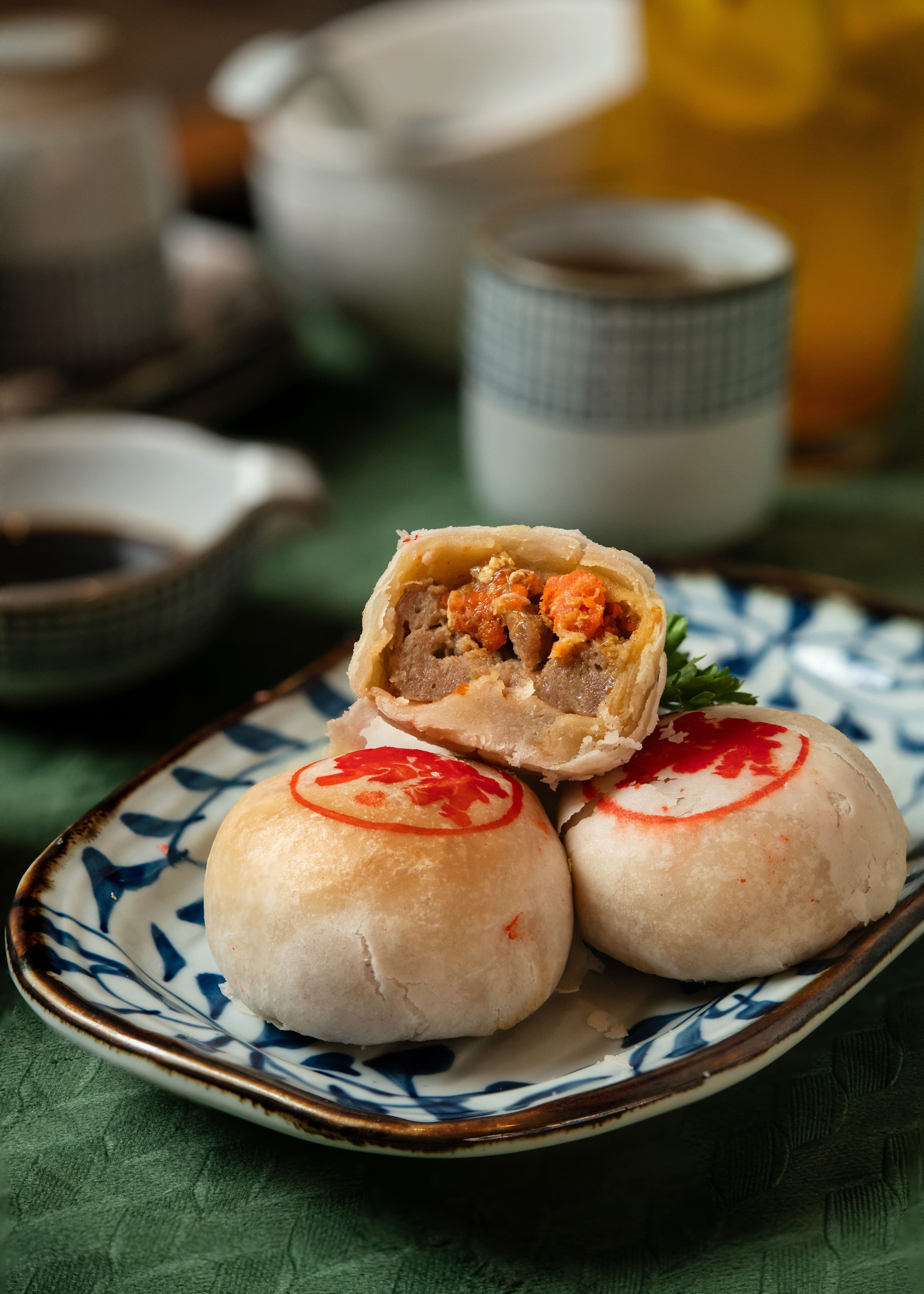Crab Roe & Crab Meat Pastry (蟹黄蟹肉月饼)